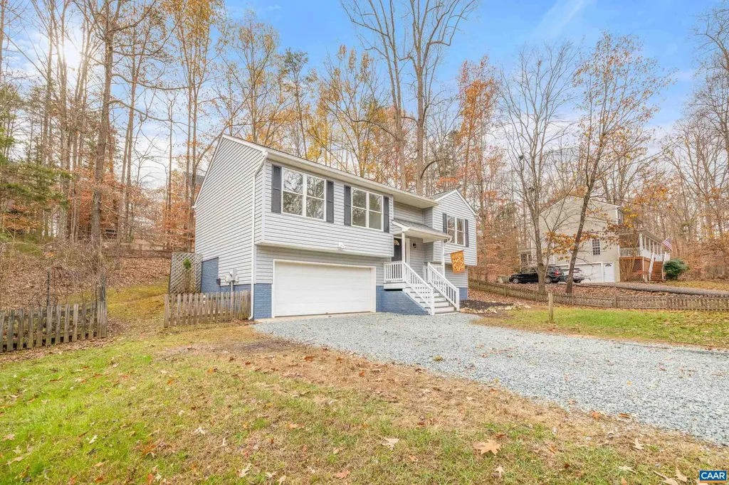 33 Brougham Road Palmyra VA 22963