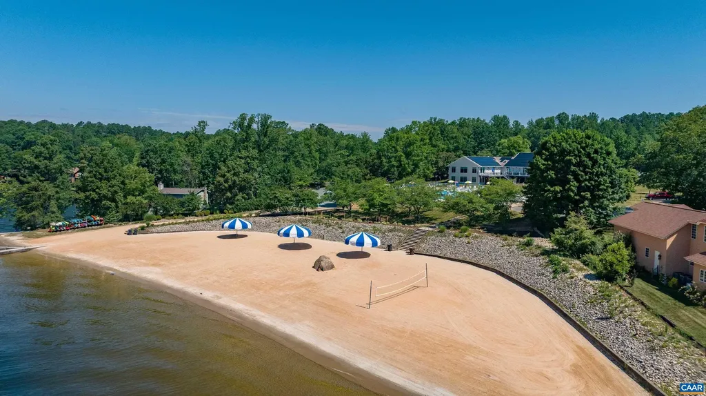 33 Brougham Road Palmyra VA 22963