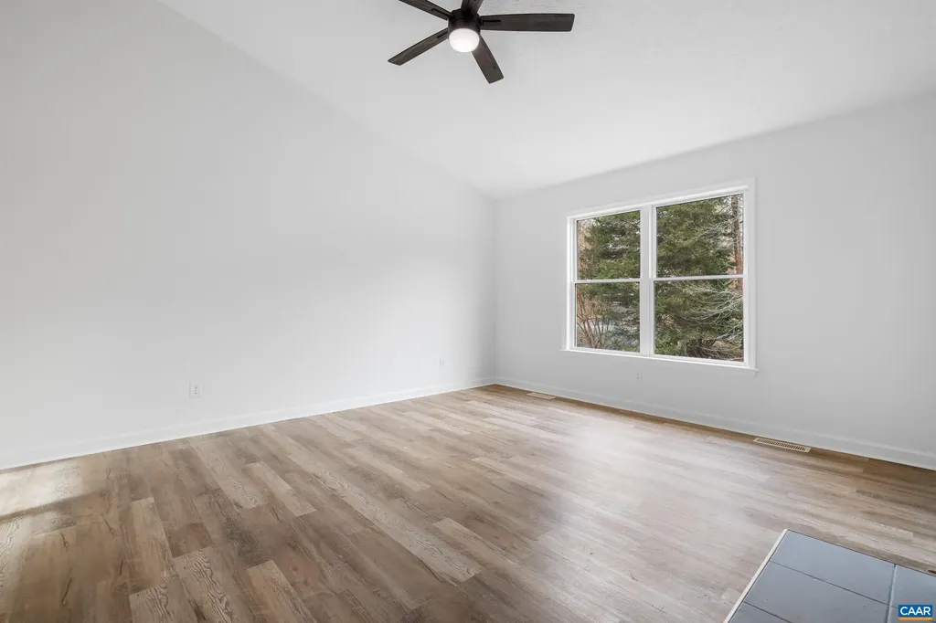 33 Brougham Road Palmyra VA 22963