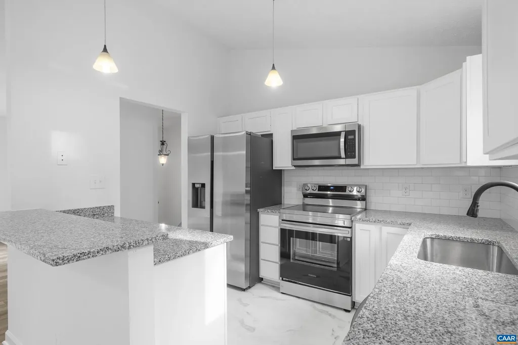 33 Brougham Road Palmyra VA 22963