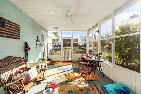 1612 Ridgeway Drive Staunton VA 24401