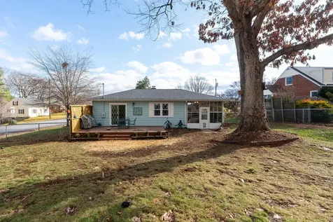 1612 Ridgeway Drive Staunton VA 24401