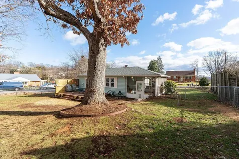 1612 Ridgeway Drive Staunton VA 24401