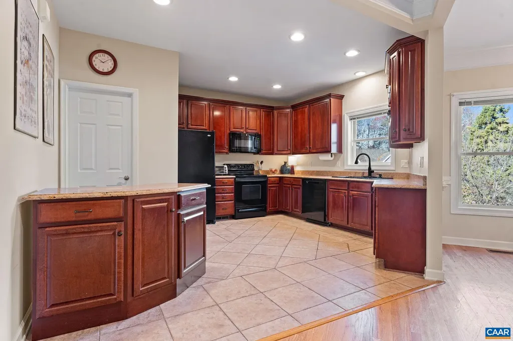 1286 Chatham Ridge Charlottesville VA 22901
