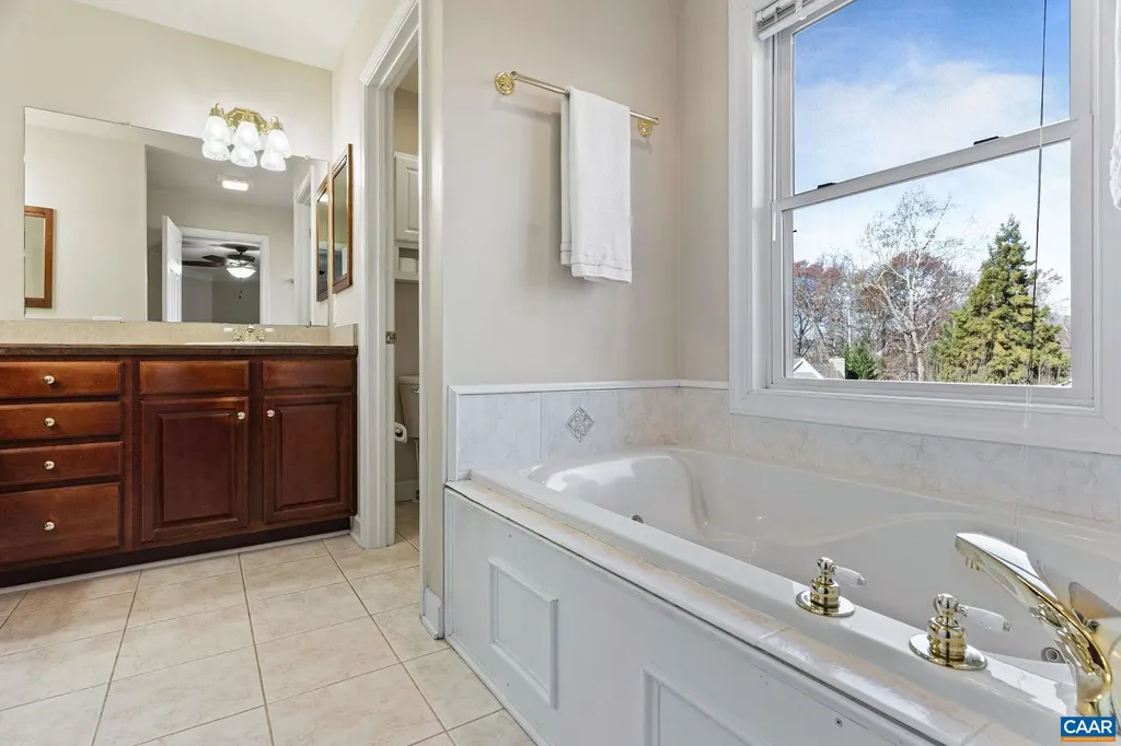 1286 Chatham Ridge Charlottesville VA 22901