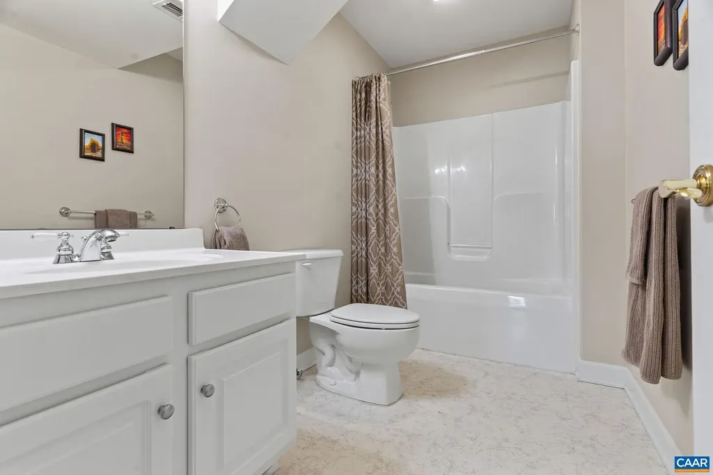 1286 Chatham Ridge Charlottesville VA 22901