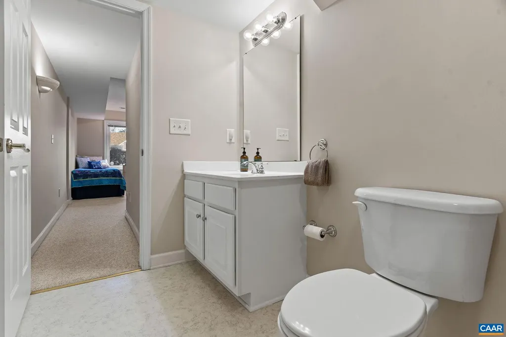 1286 Chatham Ridge Charlottesville VA 22901