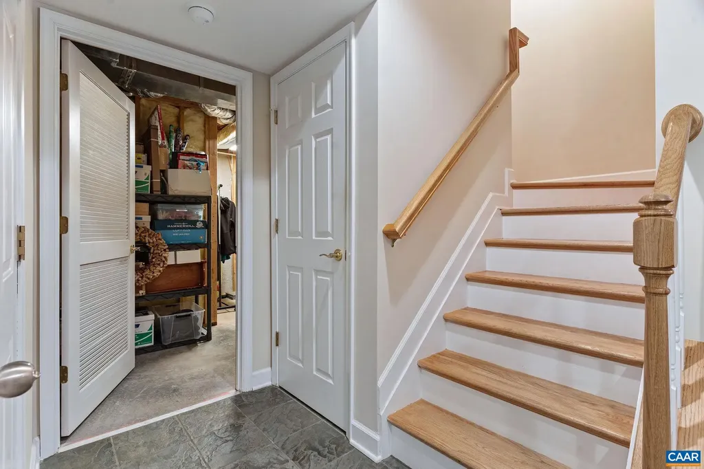 1286 Chatham Ridge Charlottesville VA 22901