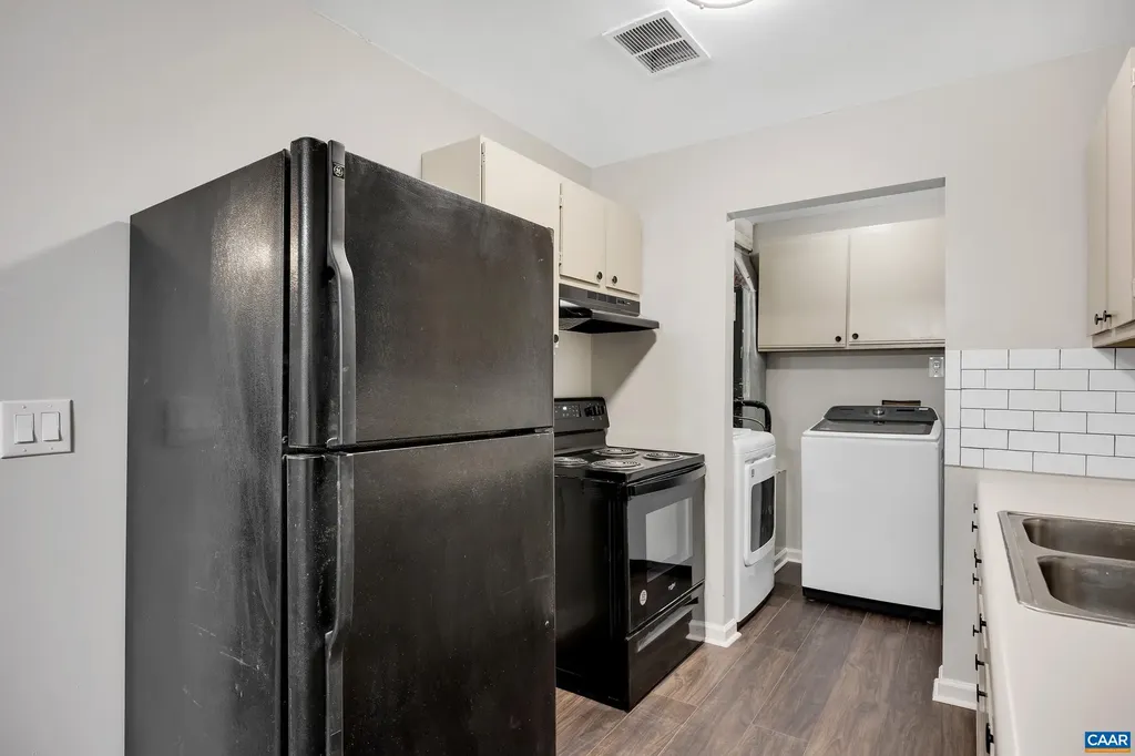 173 Peach Grove Road Louisa VA 23093