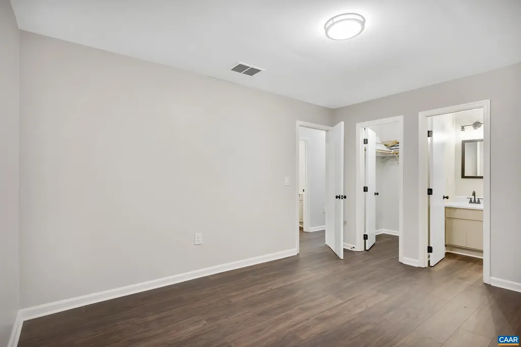 173 Peach Grove Road Louisa VA 23093