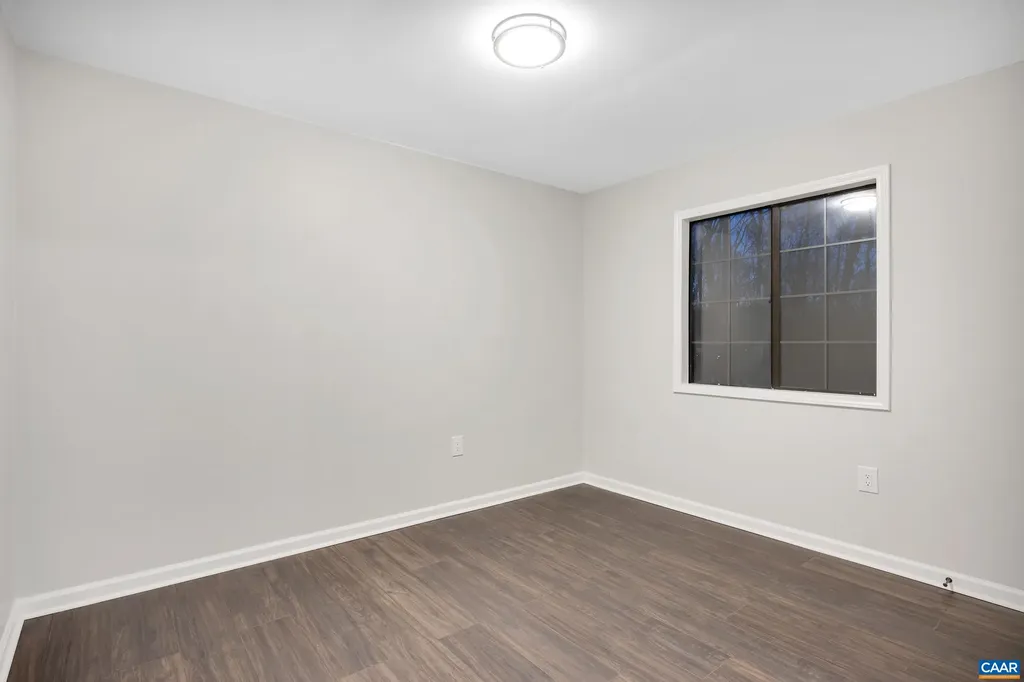 173 Peach Grove Road Louisa VA 23093