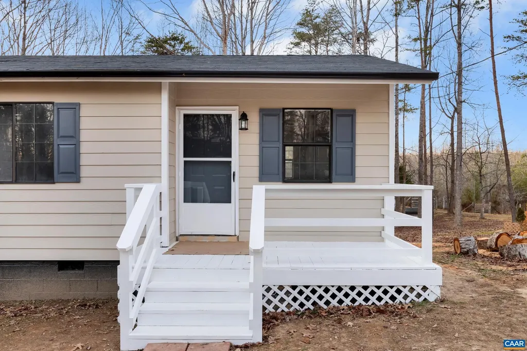 173 Peach Grove Road Louisa VA 23093