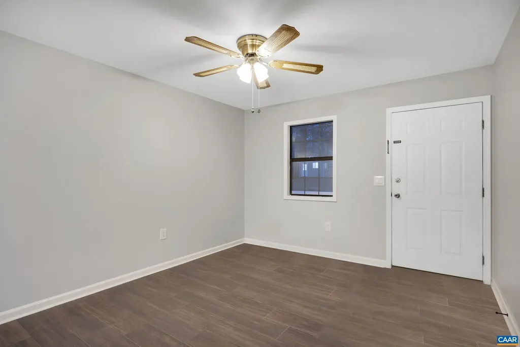 173 Peach Grove Road Louisa VA 23093