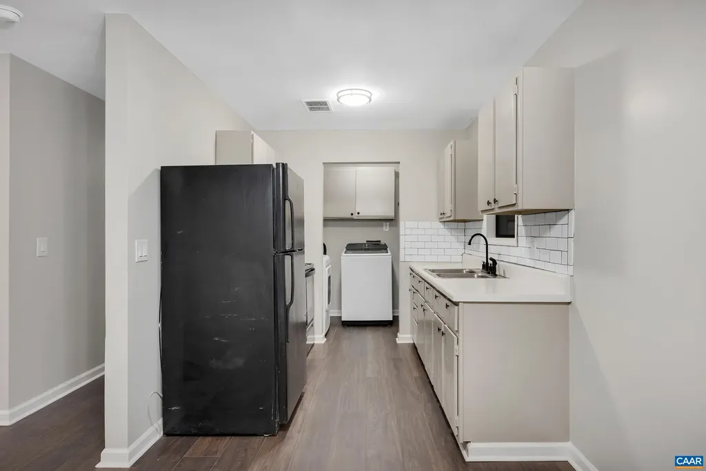 173 Peach Grove Road Louisa VA 23093