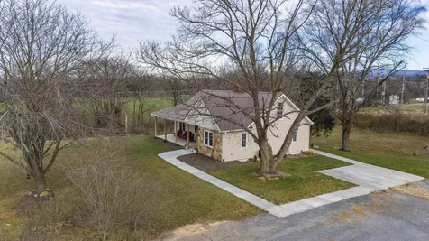 4733 Us Highway 340 Shenandoah VA 22849