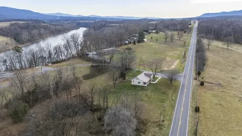 4733 Us Highway 340 Shenandoah VA 22849