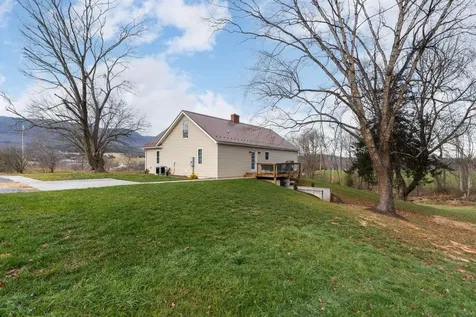 4733 Us Highway 340 Shenandoah VA 22849
