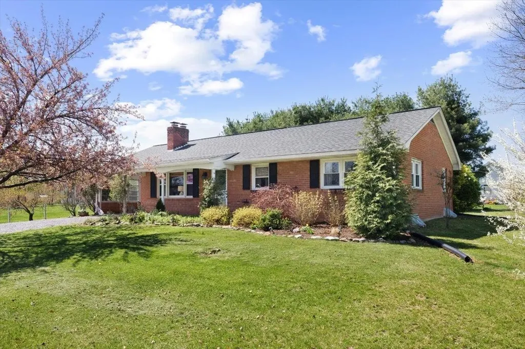 2447 Rittenour Road Edinburg VA 22824