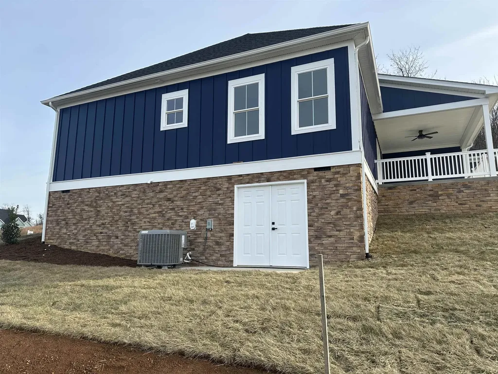 19 Birch Cove Fishersville VA 22939