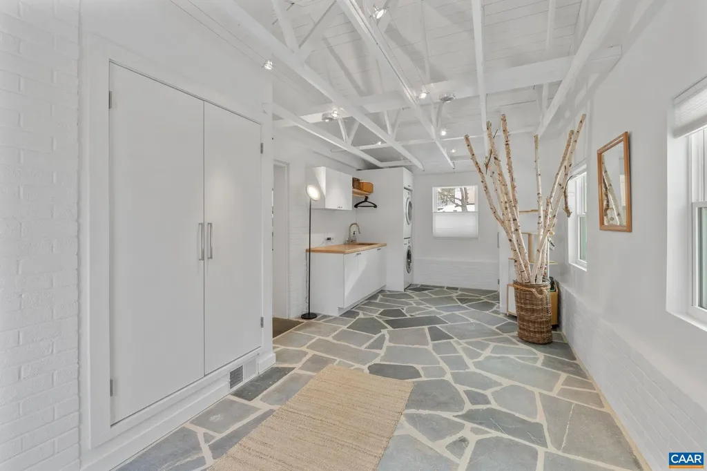 1314 Kenwood Lane Charlottesville VA 22901