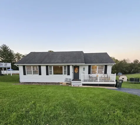 16 Granary Road Verona VA 24482