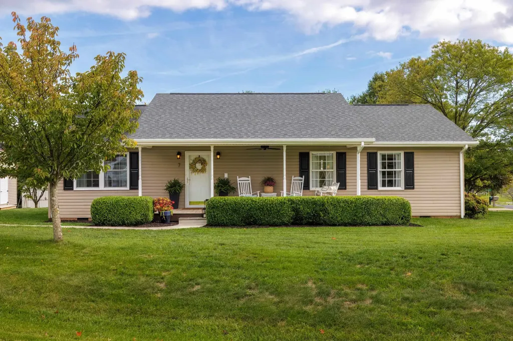 7 Logan Lane Fishersville VA 22939