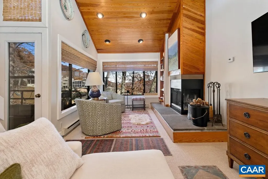 303 Dobie Condos Roseland VA 22967