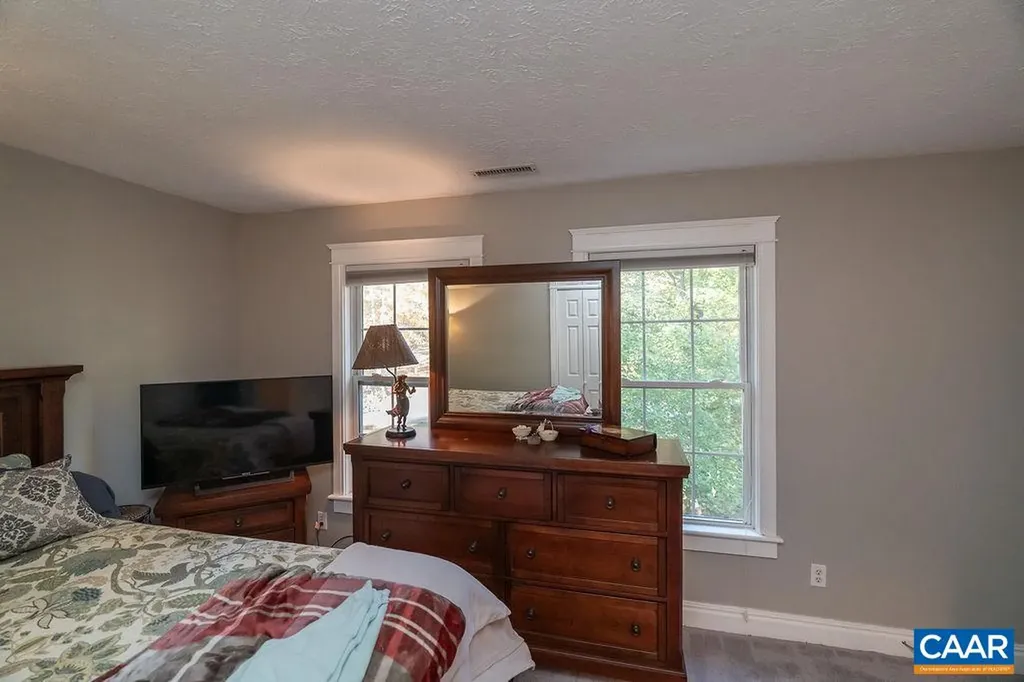 17 Hatchechubee Road Palmyra VA 22963