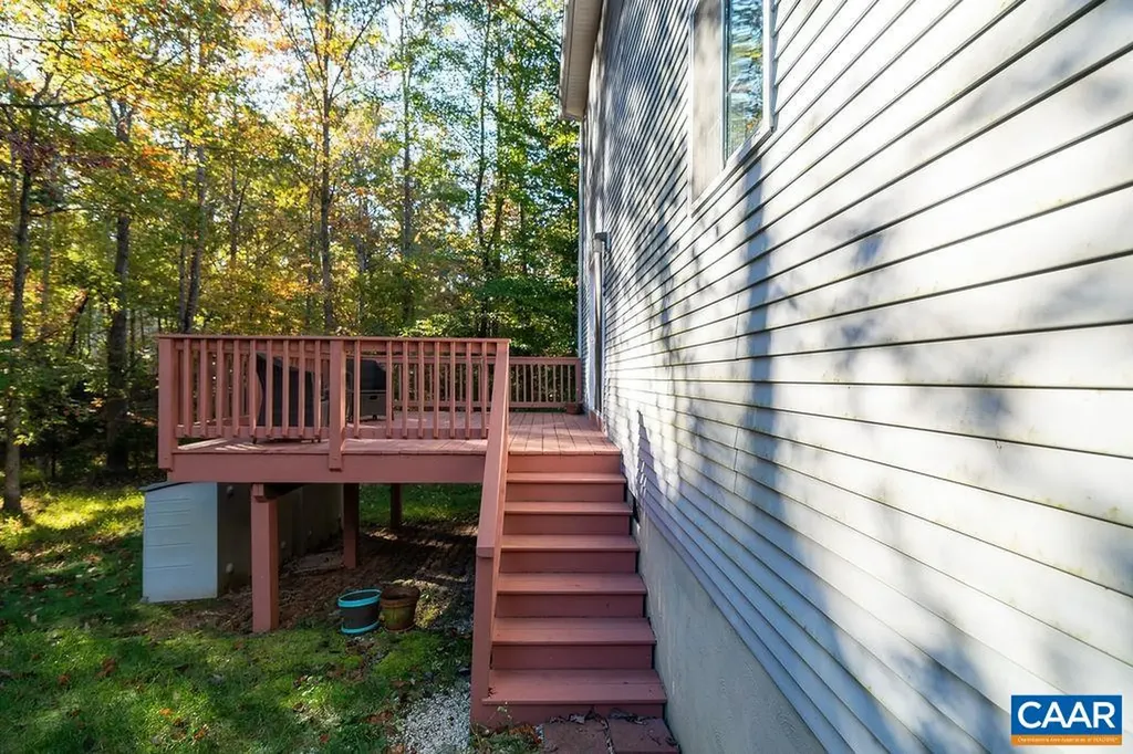 17 Hatchechubee Road Palmyra VA 22963