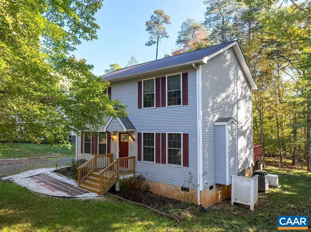 17 Hatchechubee Road Palmyra VA 22963