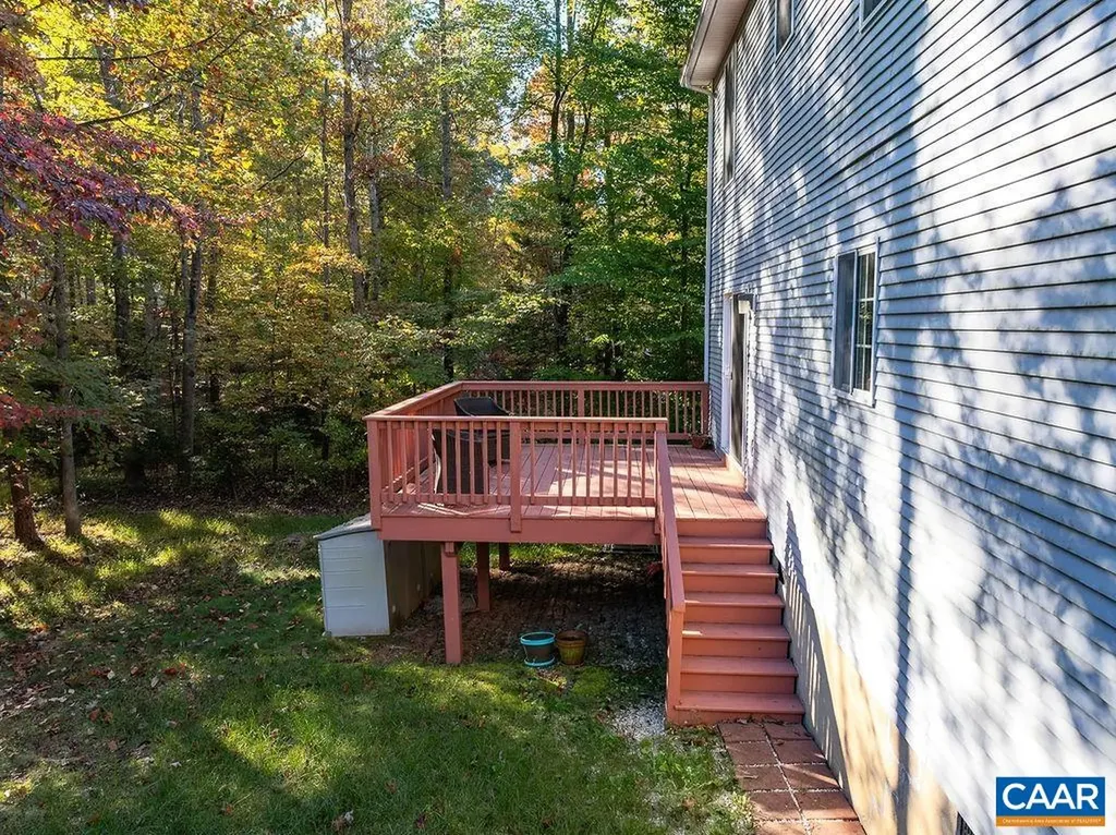 17 Hatchechubee Road Palmyra VA 22963