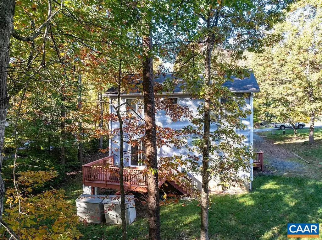 17 Hatchechubee Road Palmyra VA 22963