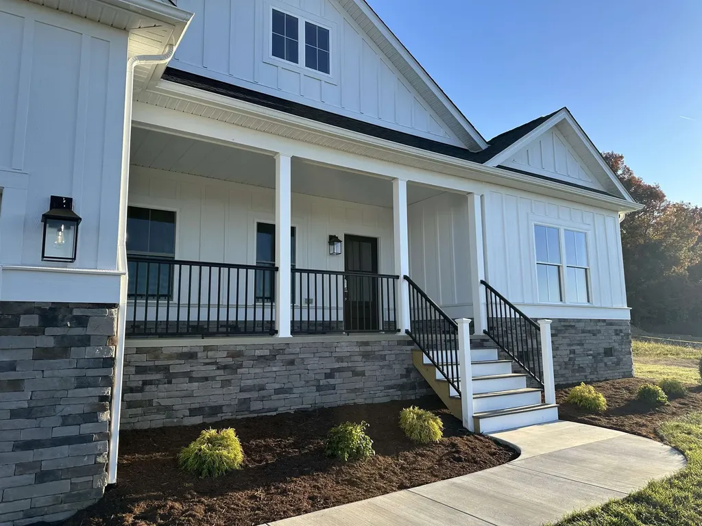 21 Rolling Oaks Drive Fishersville VA 22939