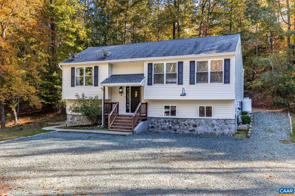 35 Brougham Road Palmyra VA 22963