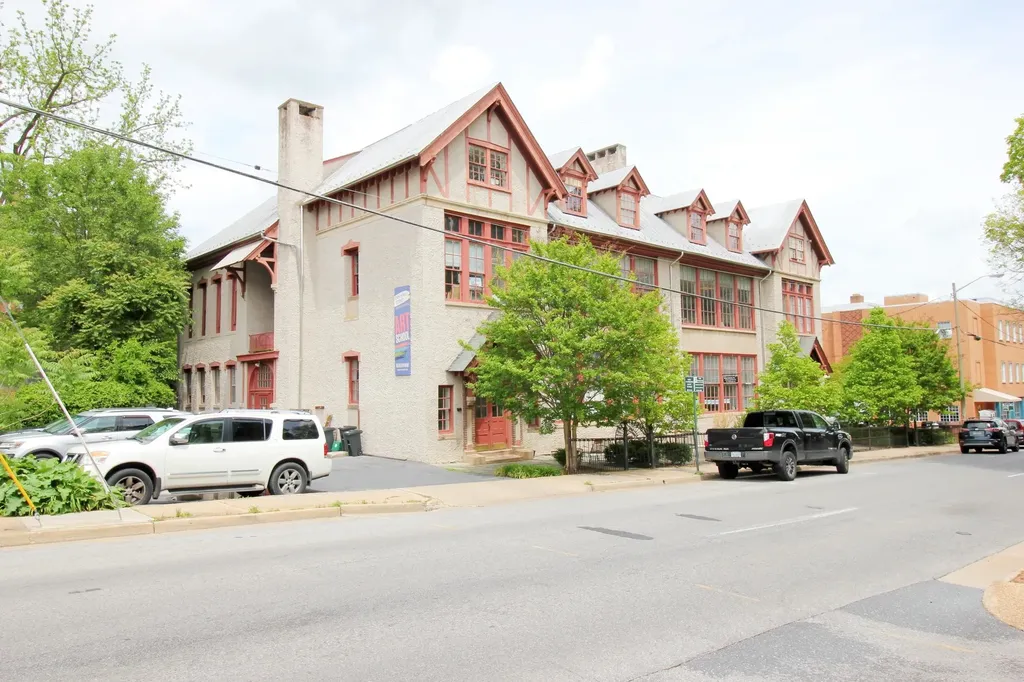 217 W Beverley Street W Staunton VA 24401