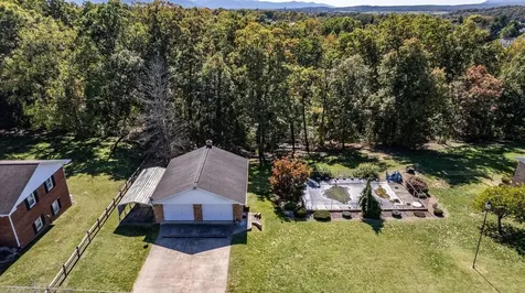 232 Edgewood Drive Shenandoah VA 22849