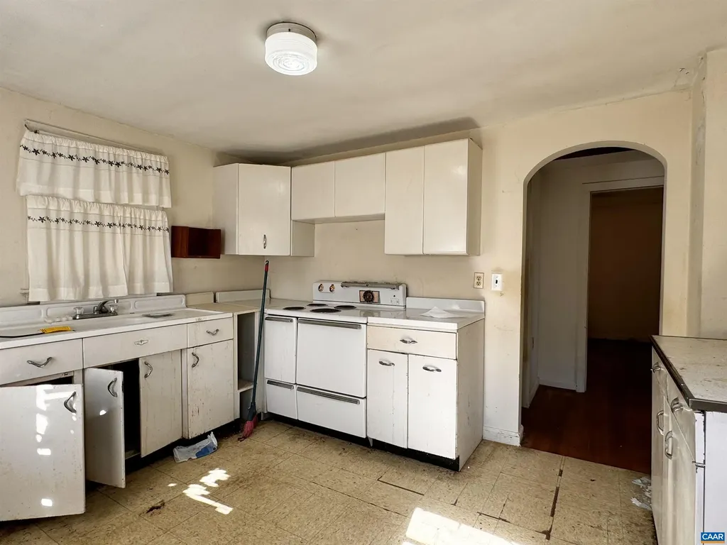 1704 Old Brook Road Charlottesville VA 22901