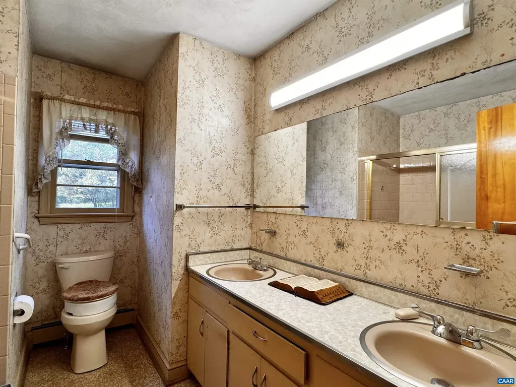 1704 Old Brook Road Charlottesville VA 22901