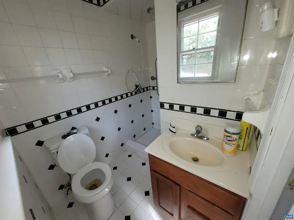 866 Toms Road Barboursville VA 22923