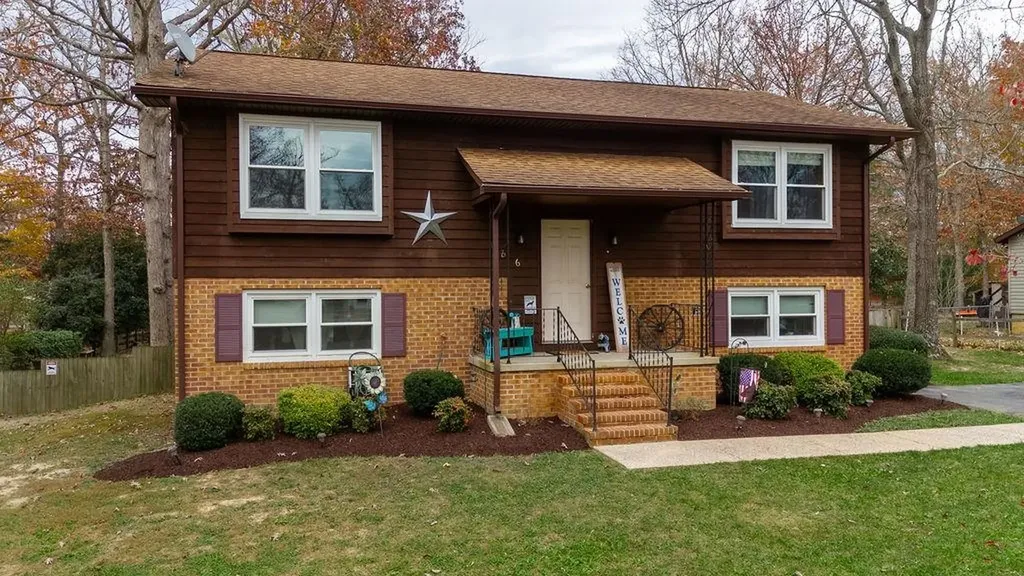 186 Falling Rock Drive Stuarts Draft VA 24477