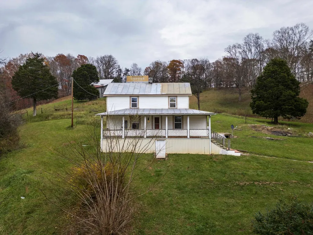 8143 S Lee Highway S Buchanan VA 24066