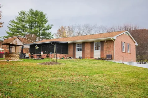 35 Augusta Court Waynesboro VA 22980