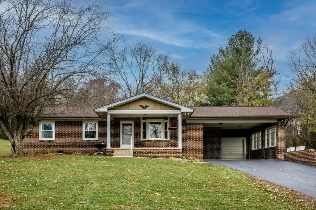 10807 Indian Trail Road Rockingham VA 22802