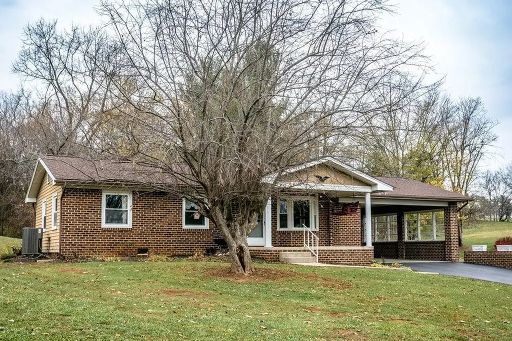 10807 Indian Trail Road Rockingham VA 22802