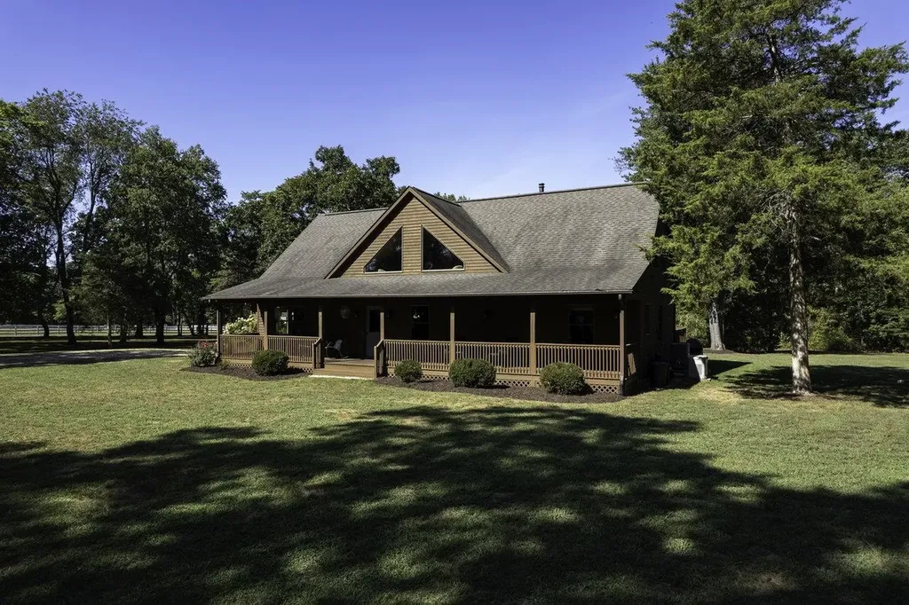 9942 Austin Mountain Trail Grottoes VA 24441