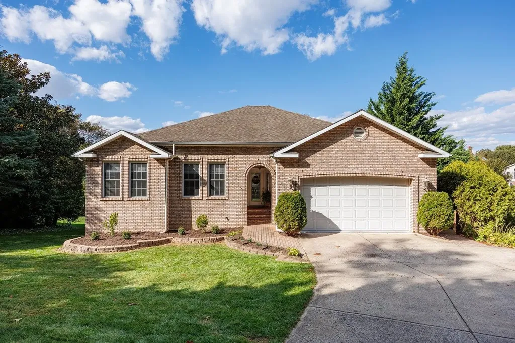 3517 Shen Lake Drive Rockingham VA 22801