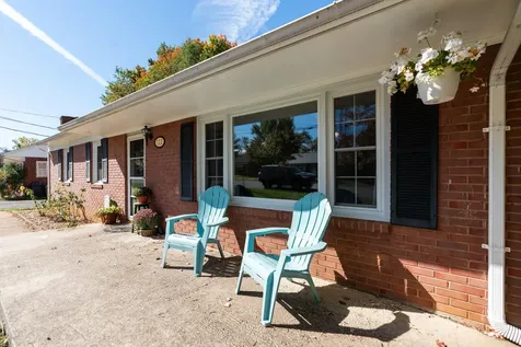 122 Greenwood Road Staunton VA 24401