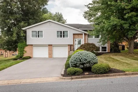 208 Cedar Street Harrisonburg VA 22801