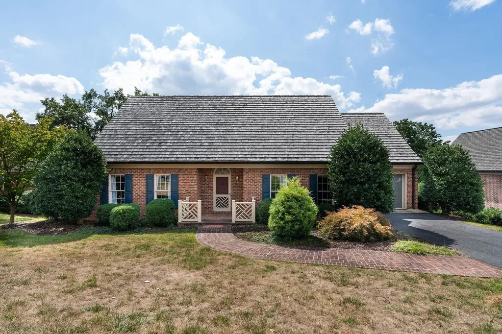 403 Candlelight Drive Staunton VA 24401