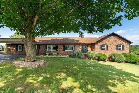 308 Stonewall Road Weyers Cave VA 24486
